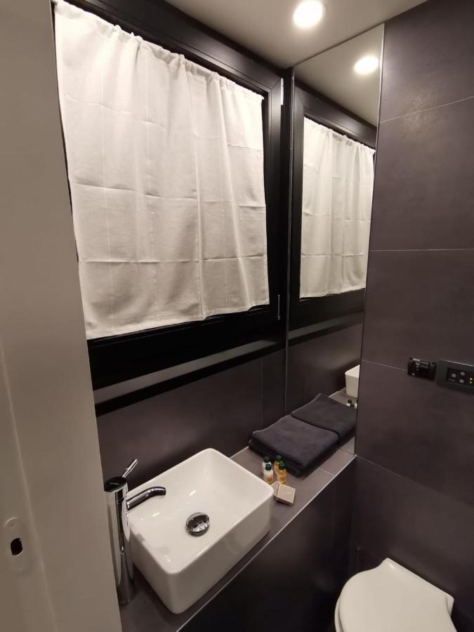 La Dolce Vita House Boat Ξενοδοχείο Lisanza Εξωτερικό φωτογραφία
