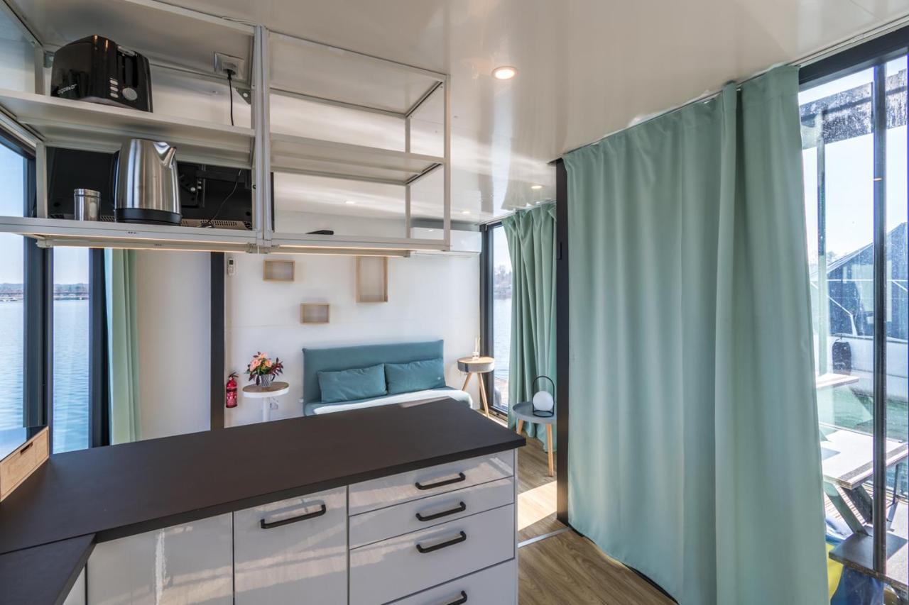La Dolce Vita House Boat Ξενοδοχείο Lisanza Εξωτερικό φωτογραφία