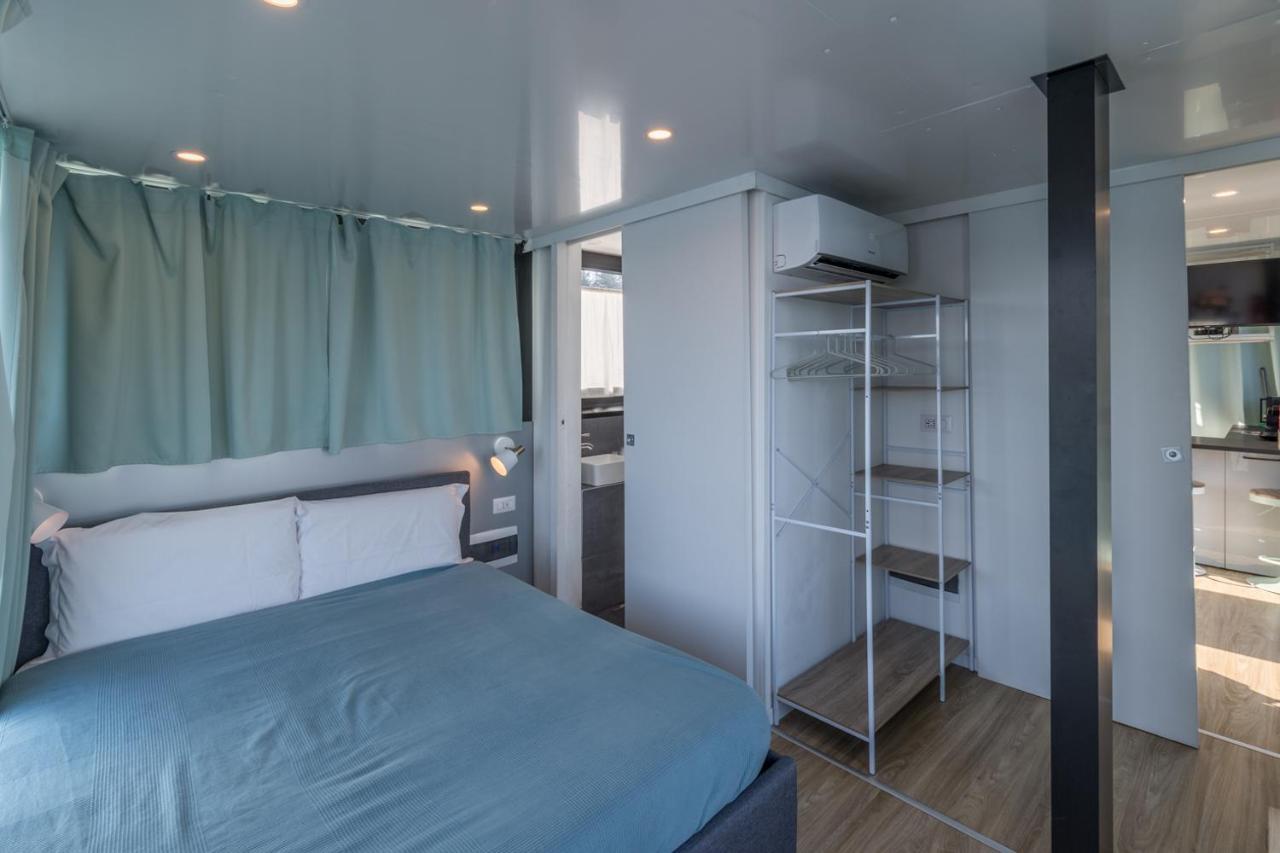 La Dolce Vita House Boat Ξενοδοχείο Lisanza Εξωτερικό φωτογραφία